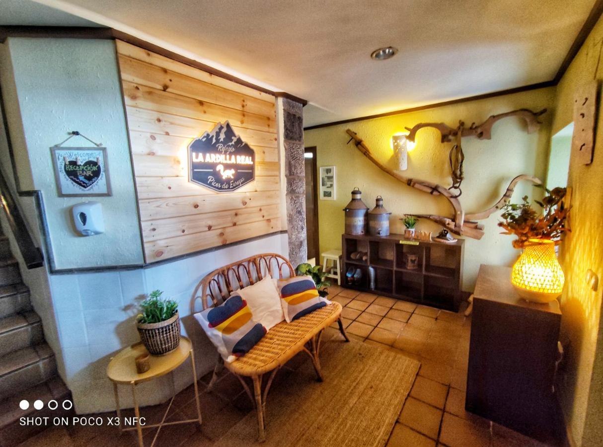Refugio La Ardilla Real Vandrarhem Posada De Valdeon Exteriör bild
