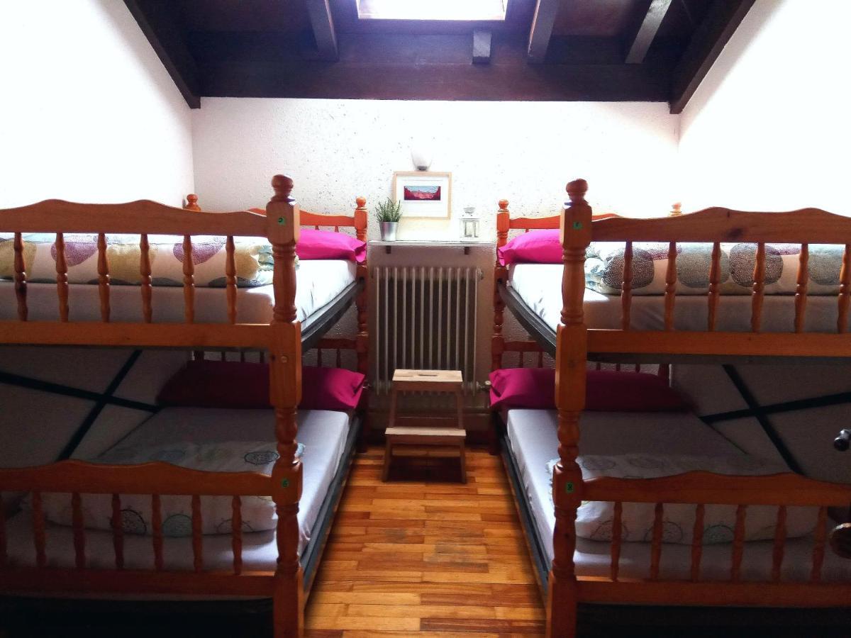 Refugio La Ardilla Real Vandrarhem Posada De Valdeon Exteriör bild