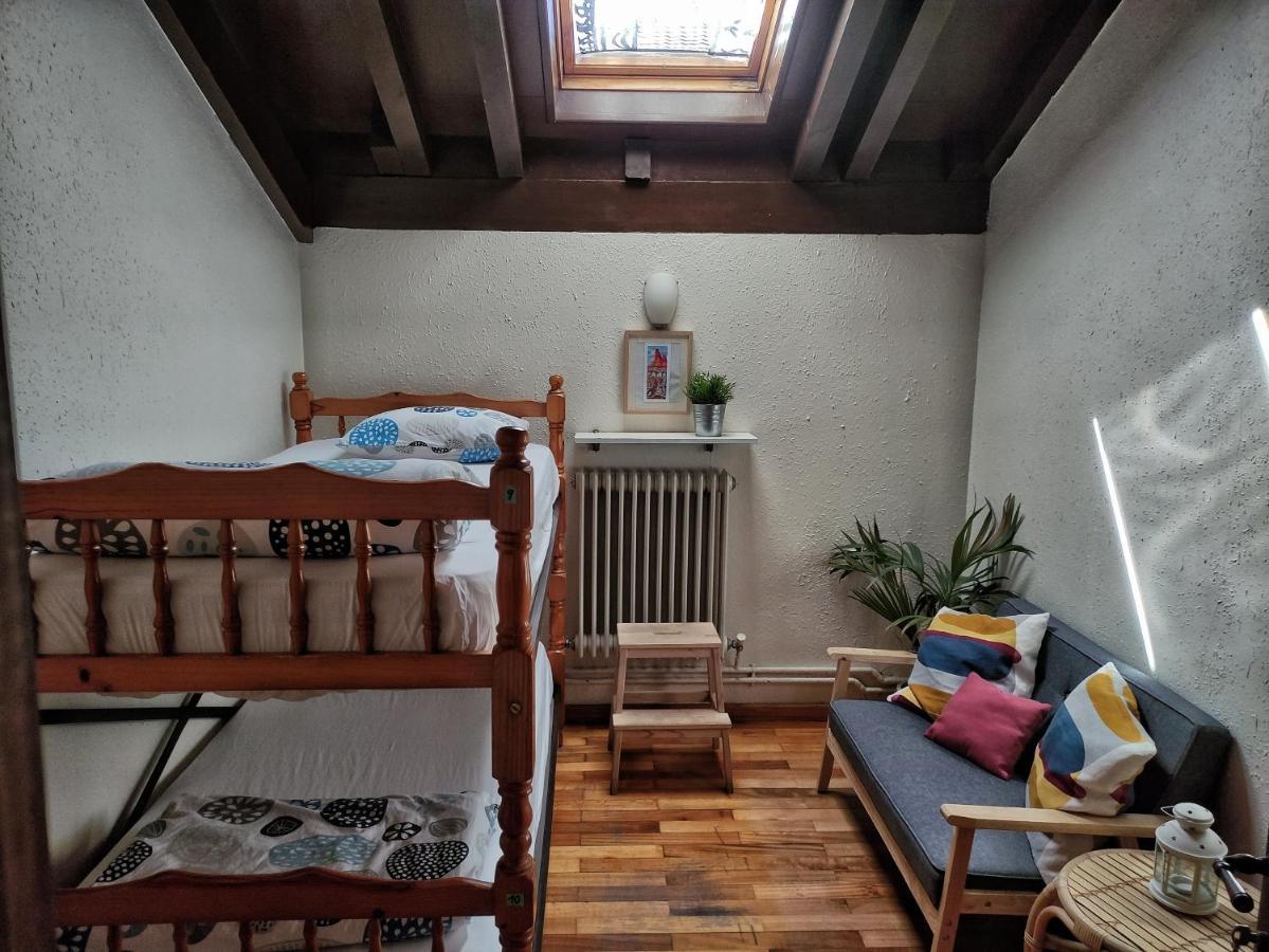 Refugio La Ardilla Real Vandrarhem Posada De Valdeon Exteriör bild