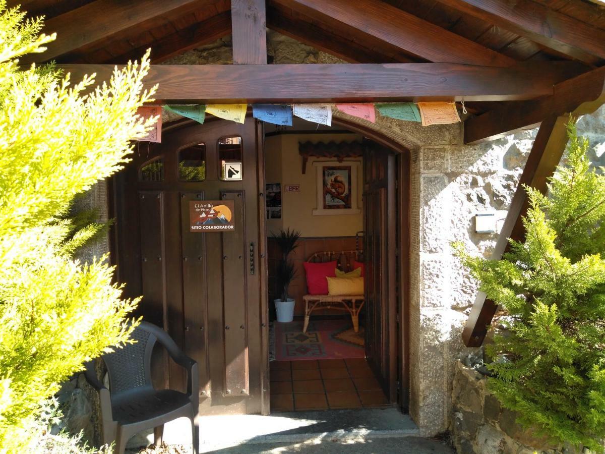 Refugio La Ardilla Real Vandrarhem Posada De Valdeon Exteriör bild