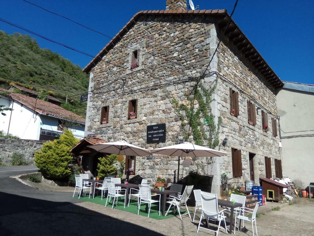 Refugio La Ardilla Real Vandrarhem Posada De Valdeon Exteriör bild