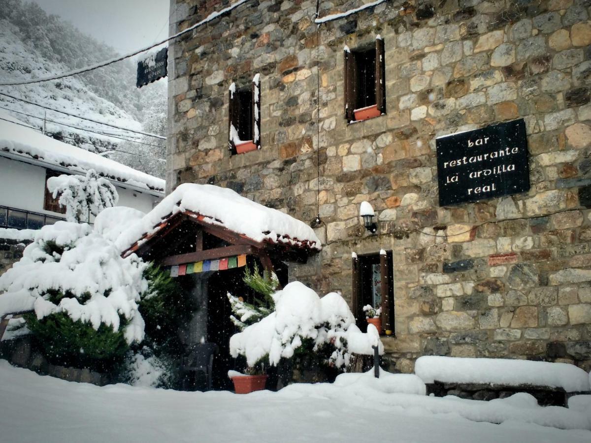 Refugio La Ardilla Real Vandrarhem Posada De Valdeon Exteriör bild