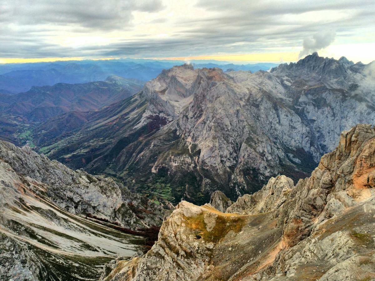 Refugio La Ardilla Real Vandrarhem Posada De Valdeon Exteriör bild