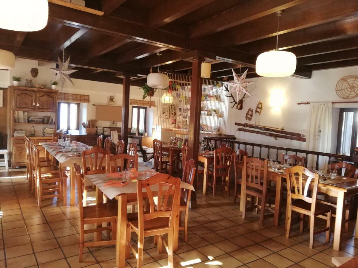 Refugio La Ardilla Real Vandrarhem Posada De Valdeon Exteriör bild