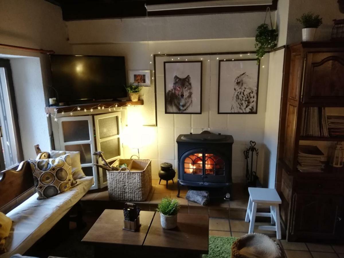 Refugio La Ardilla Real Vandrarhem Posada De Valdeon Exteriör bild